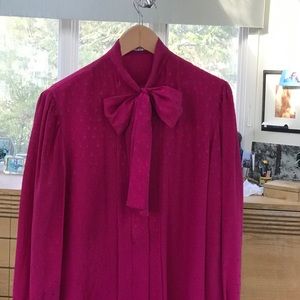 Gorgeous ! Guy Laroche  silk blouse a la M. Trump